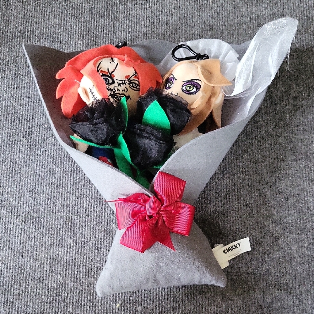 Childs Play Chucky And Tiffany Plush Bouquet